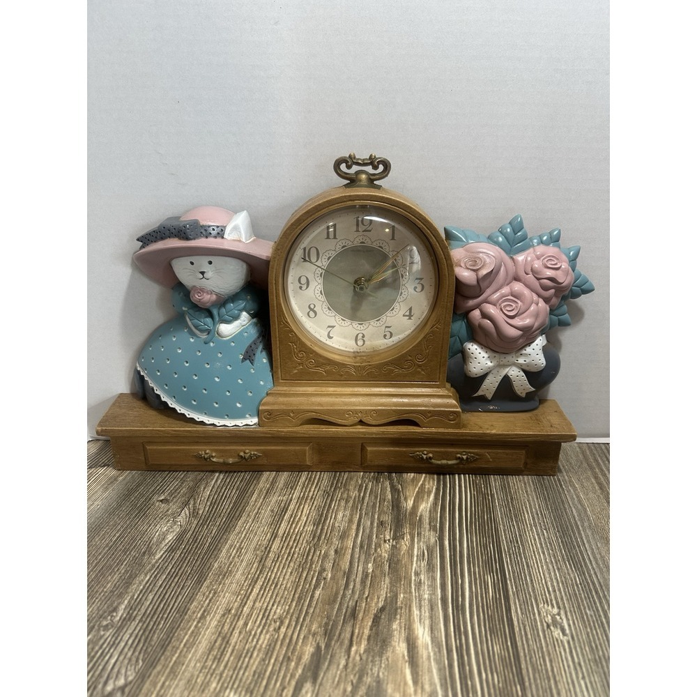 VTG Burwood Cat/kitten Country Clock WORKS
